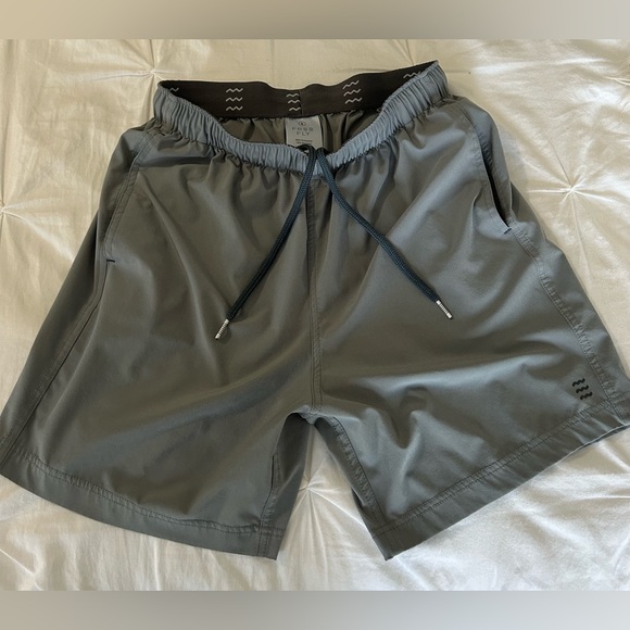 Free Fly Apparel Men’s shorts. 6” inseam. Size Small. - Picture 1 of 5